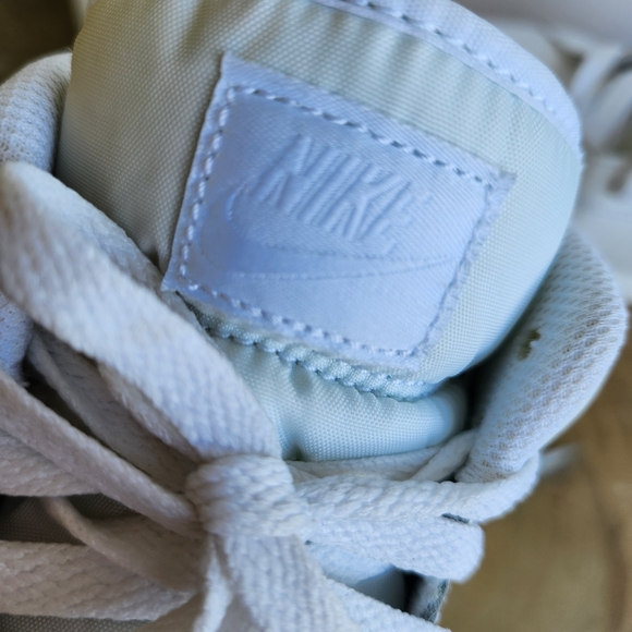 Nike Women's Court Royale 2 Mid High-Top Sneakers Snakeskin Swoosh Size 7.5 - Picture 8 of 17